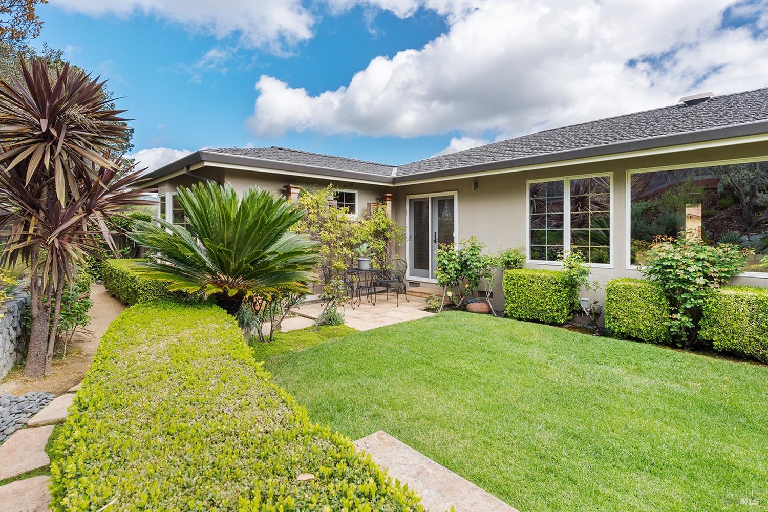 776 Tamarack Dr