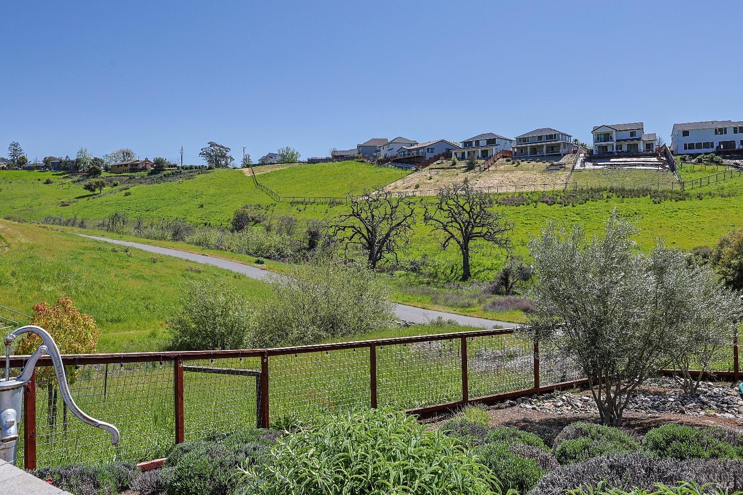 1588 Mystic Point Pl