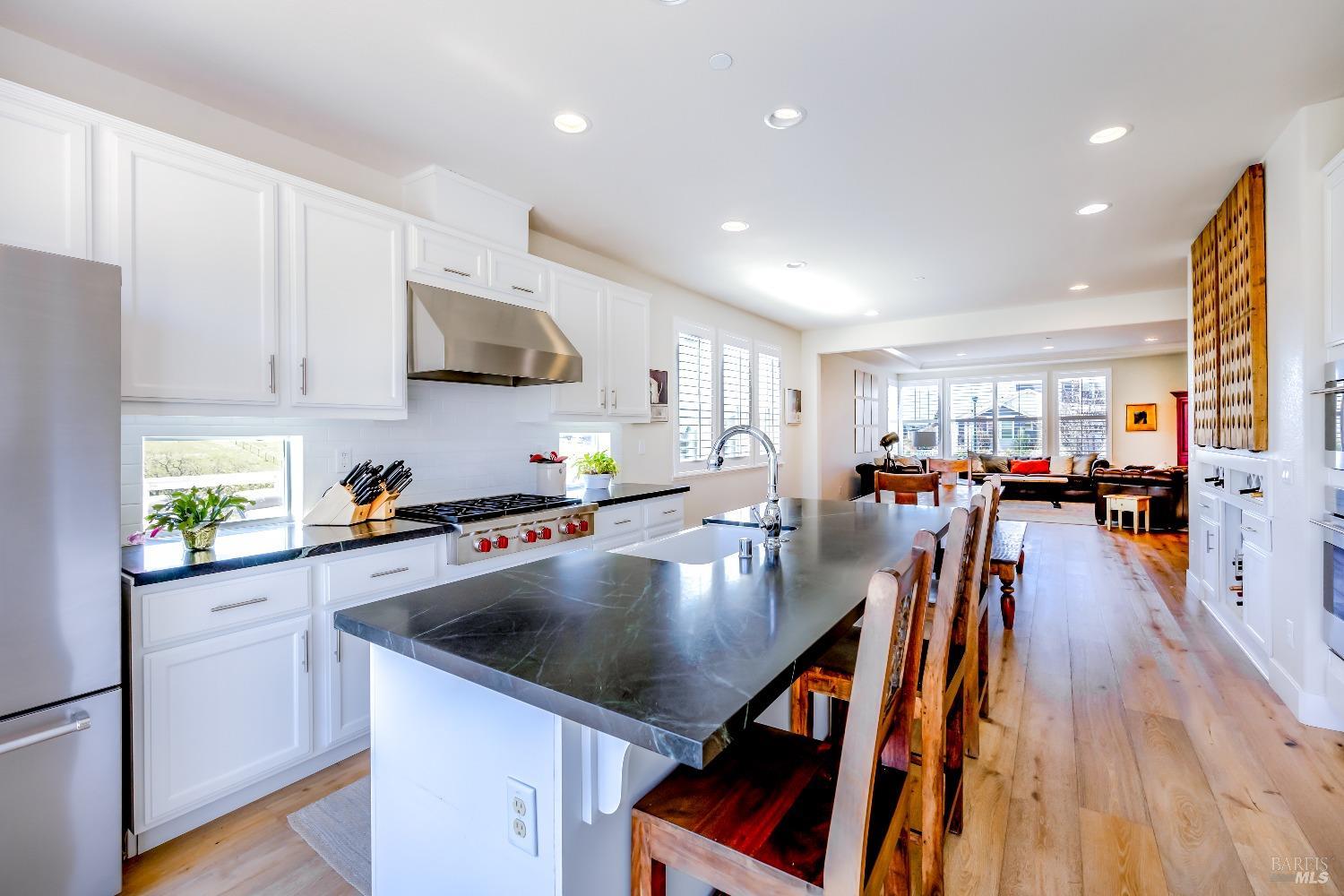 1588 Mystic Point Pl