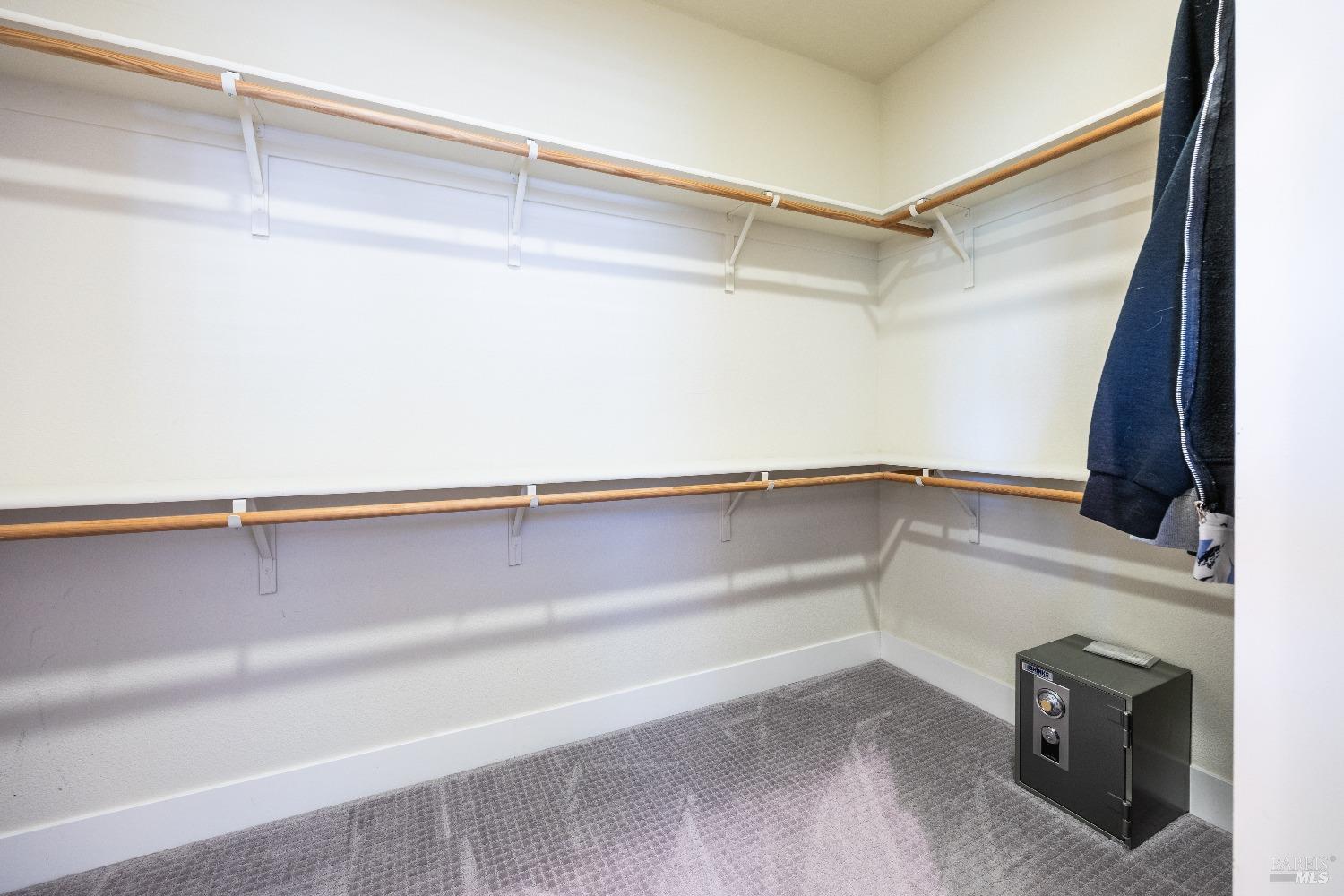 1588 Mystic Point Pl