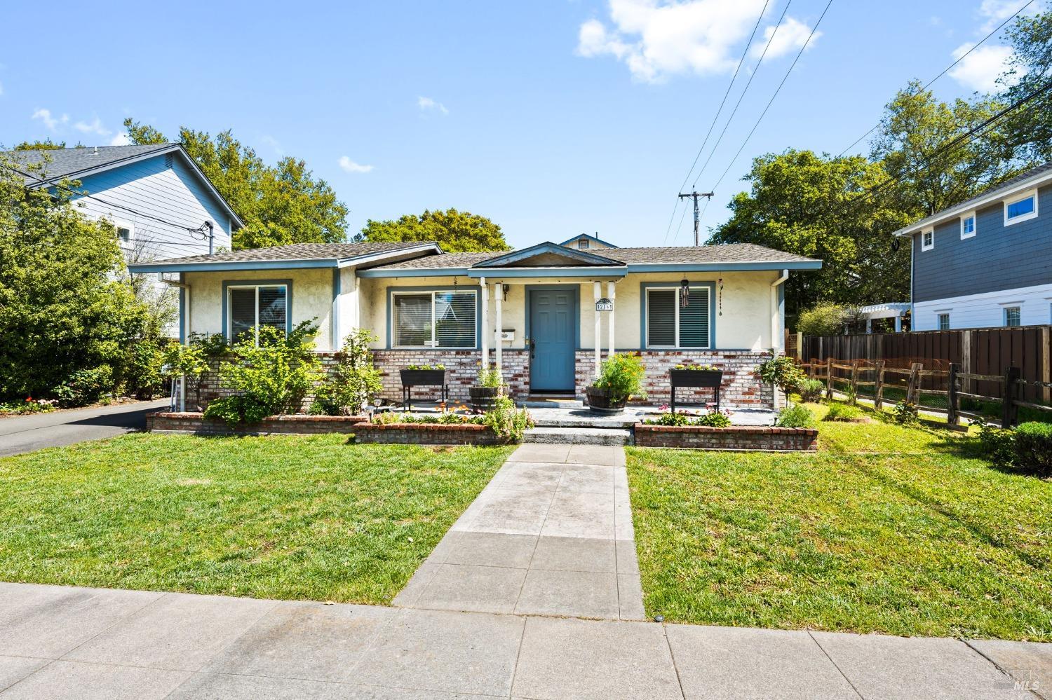 216 2nd St