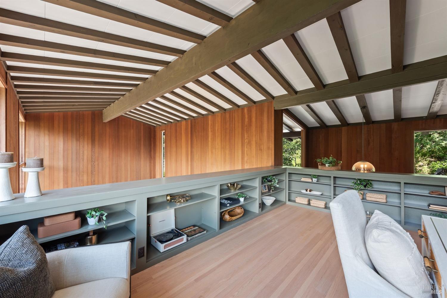 405 Crown Rd