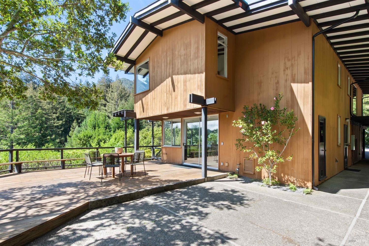 405 Crown Rd