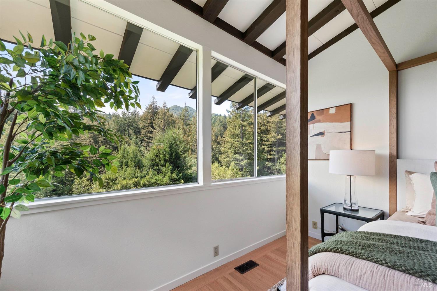 405 Crown Rd