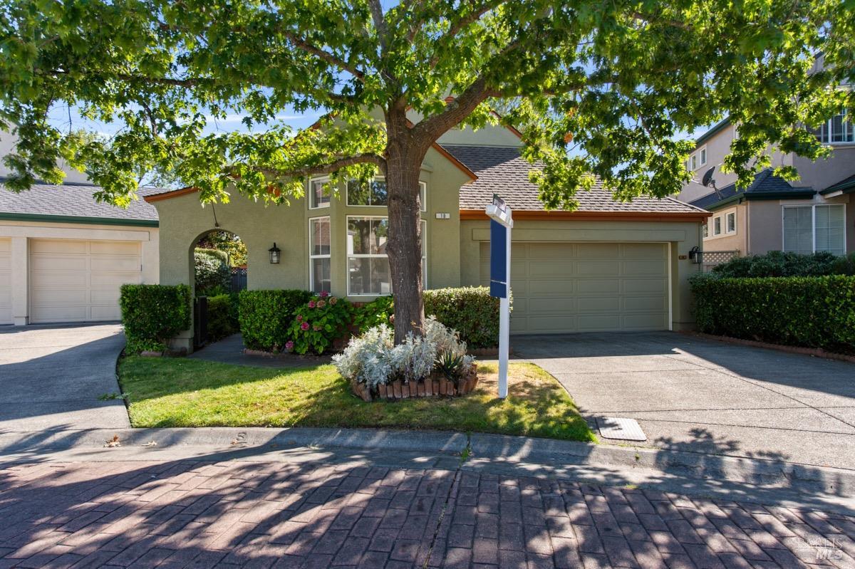 10 Raffles Ct