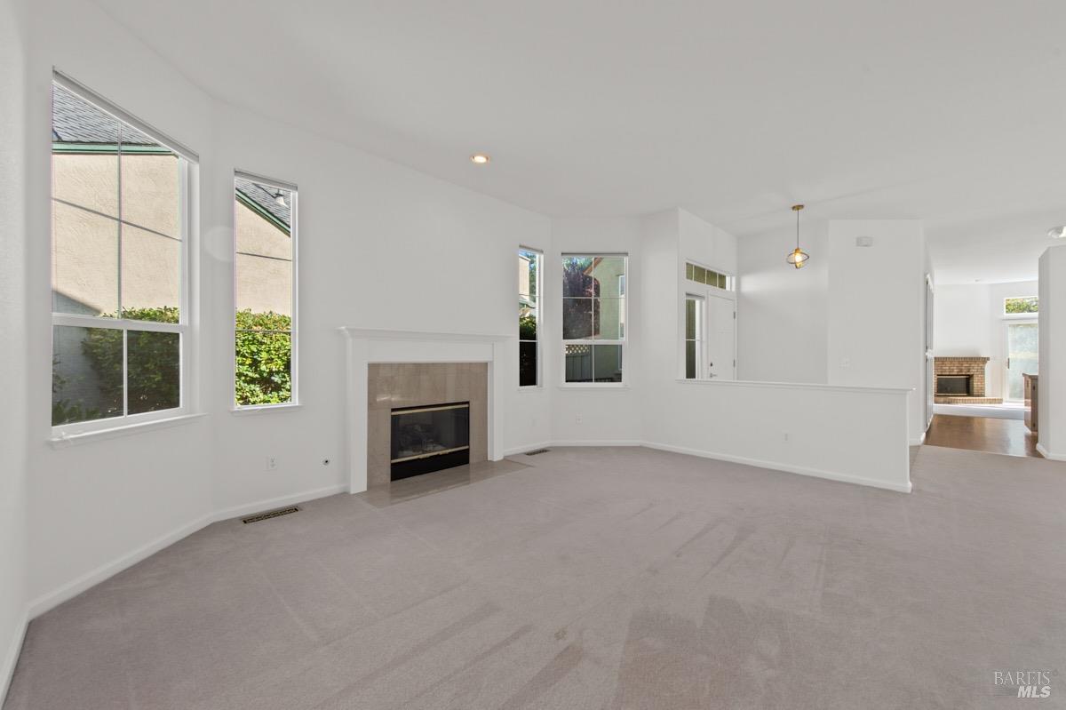 10 Raffles Ct