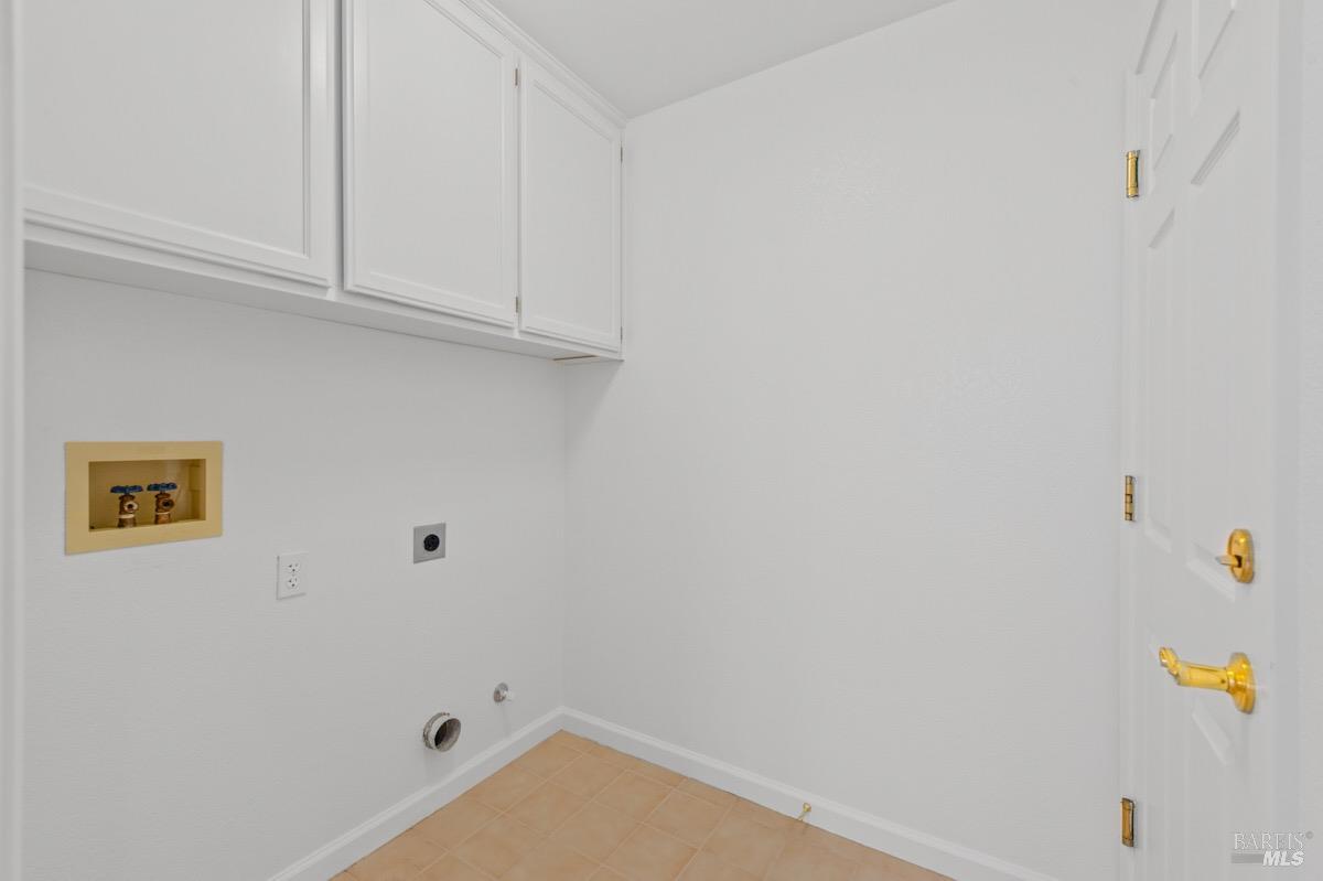 10 Raffles Ct