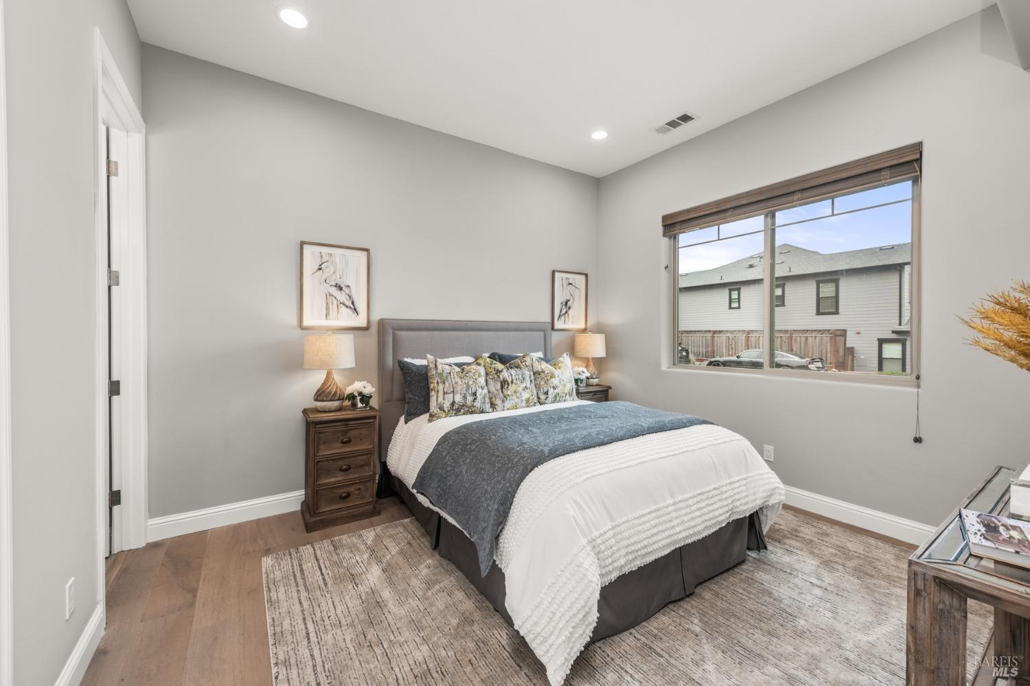 1908 Fountainview Cir