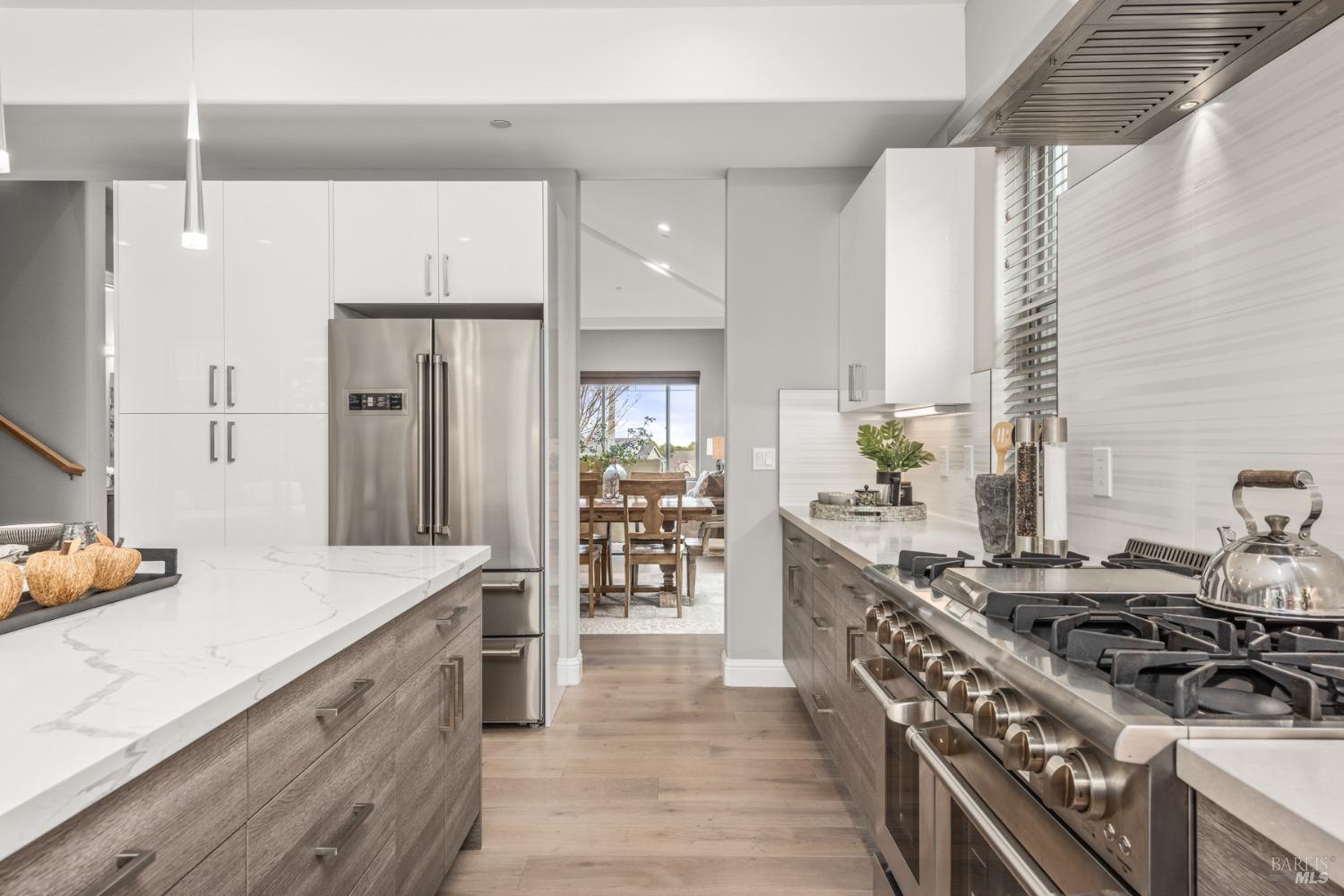 1908 Fountainview Cir