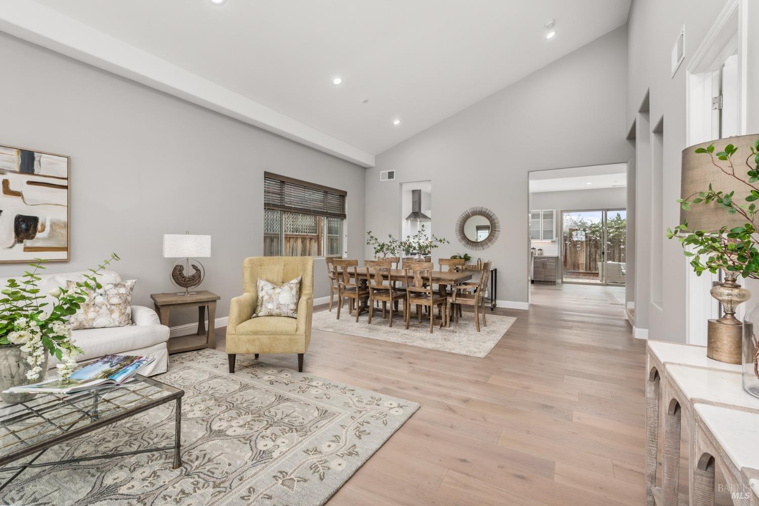 1908 Fountainview Cir