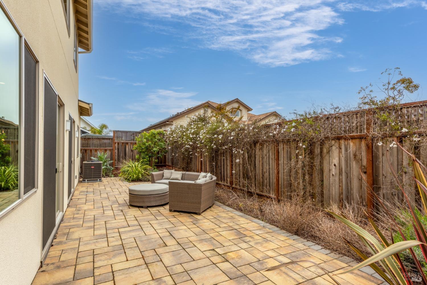 1908 Fountainview Cir