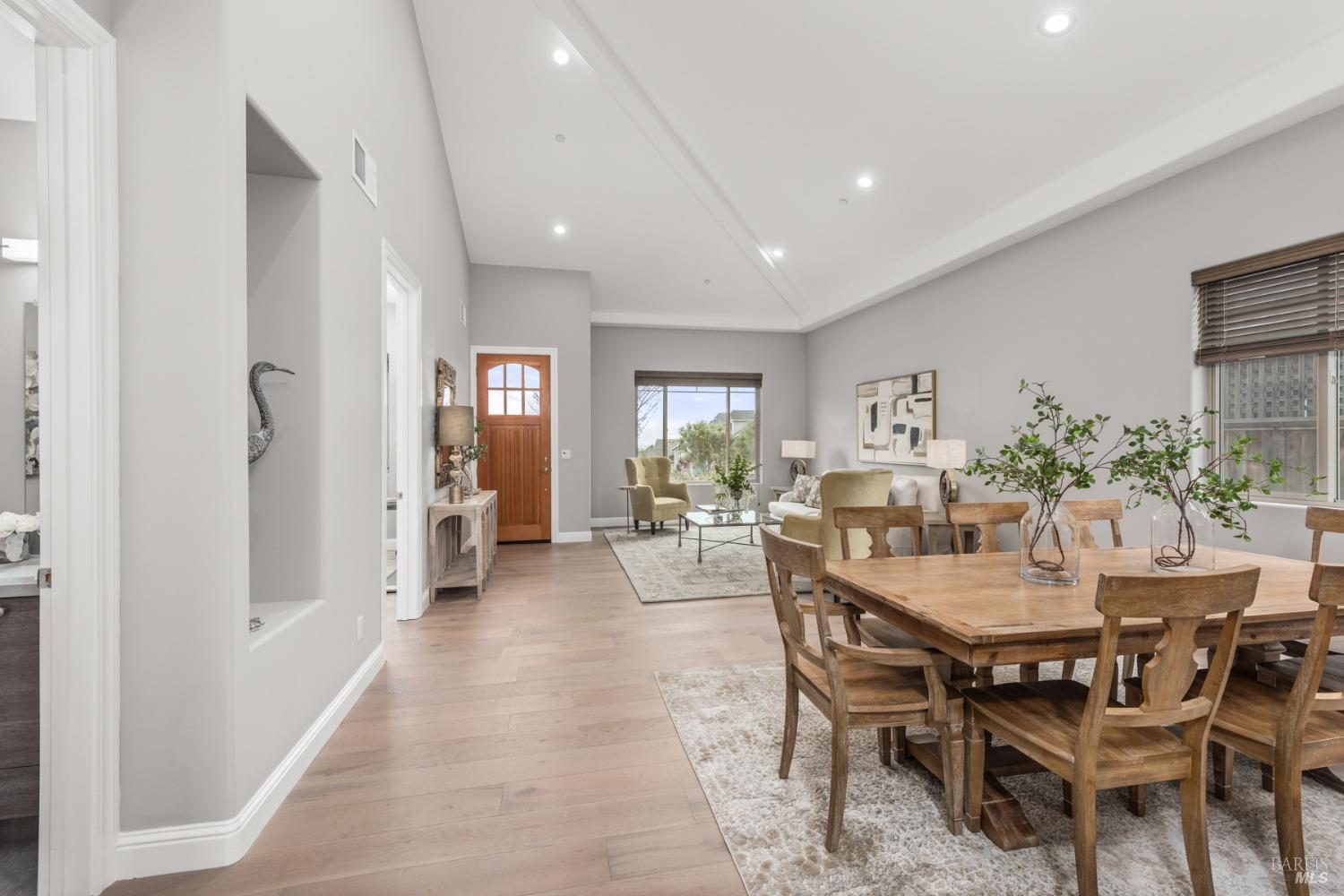 1908 Fountainview Cir