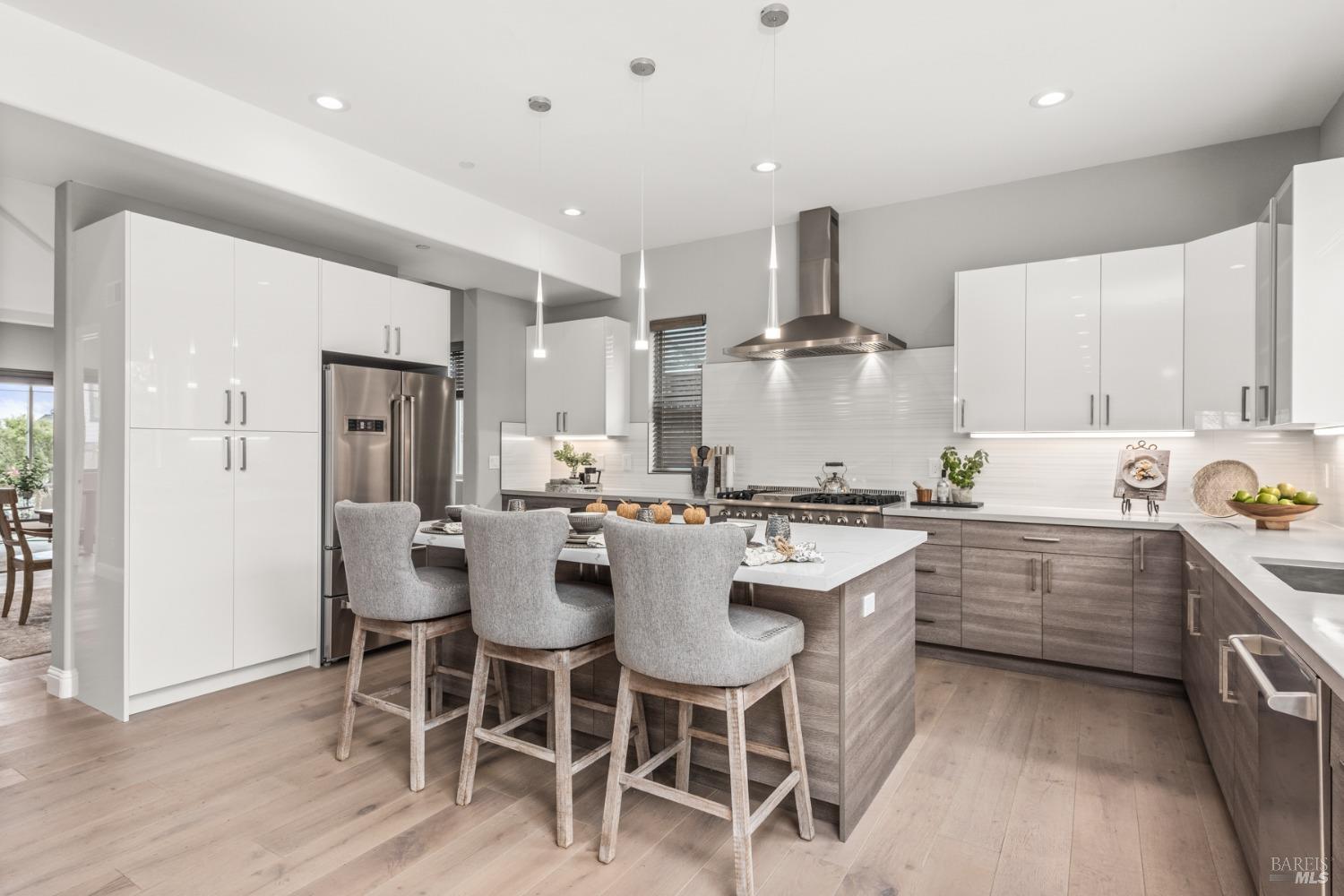 1908 Fountainview Cir