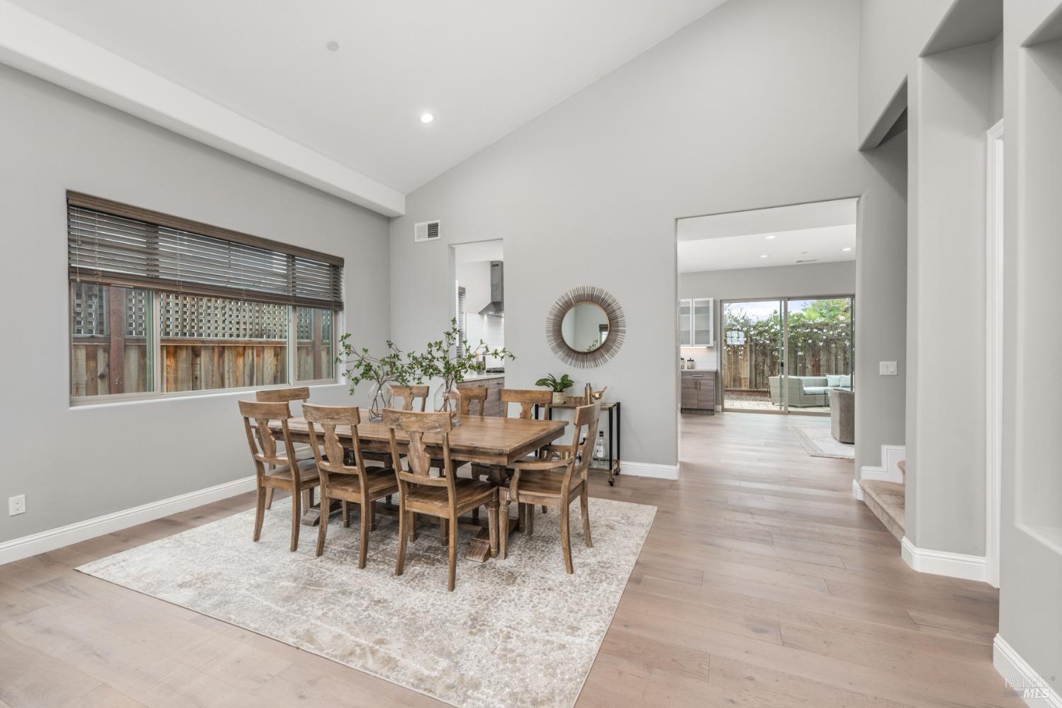 1908 Fountainview Cir