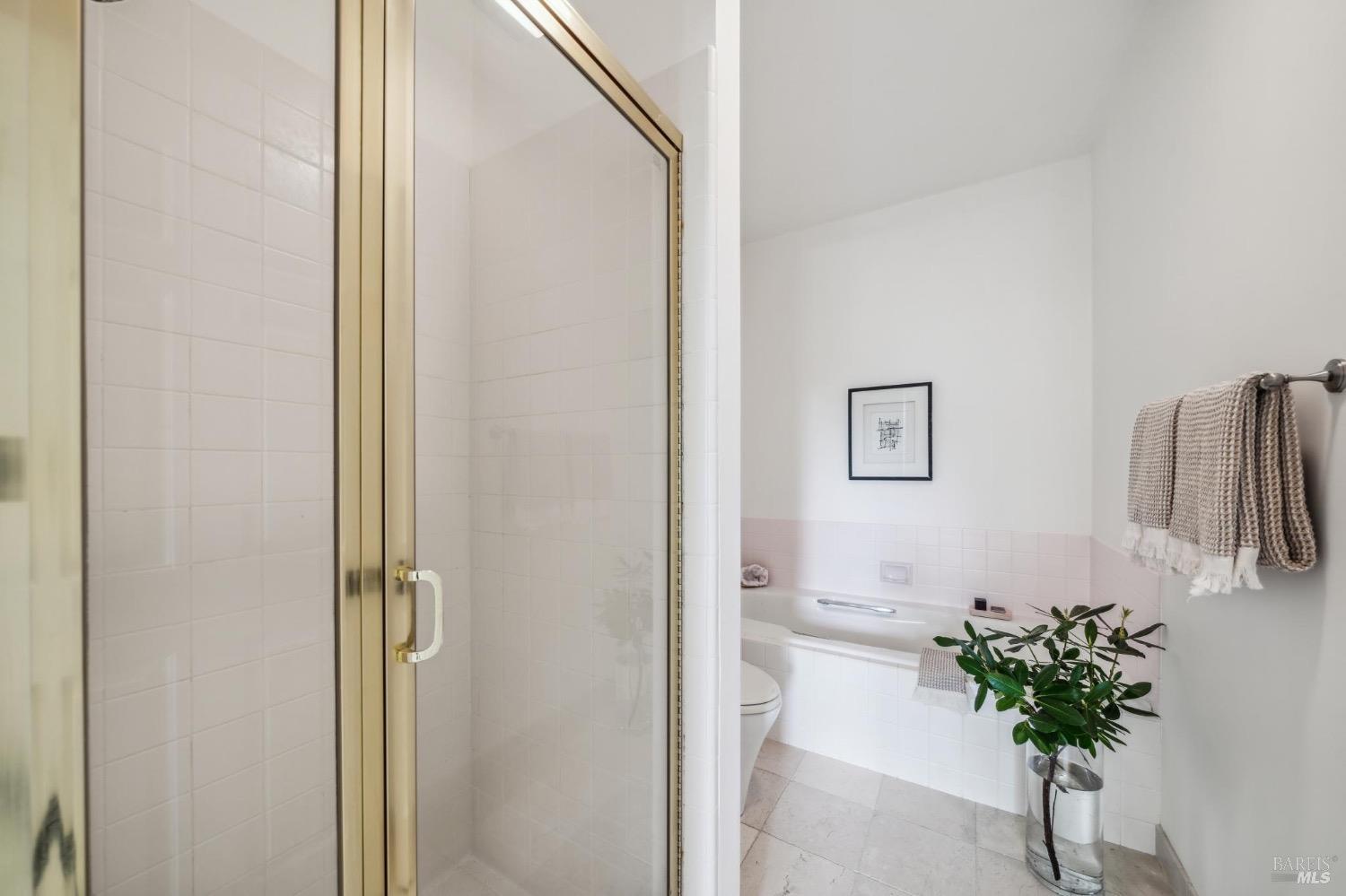 118 Eucalyptus Knoll St