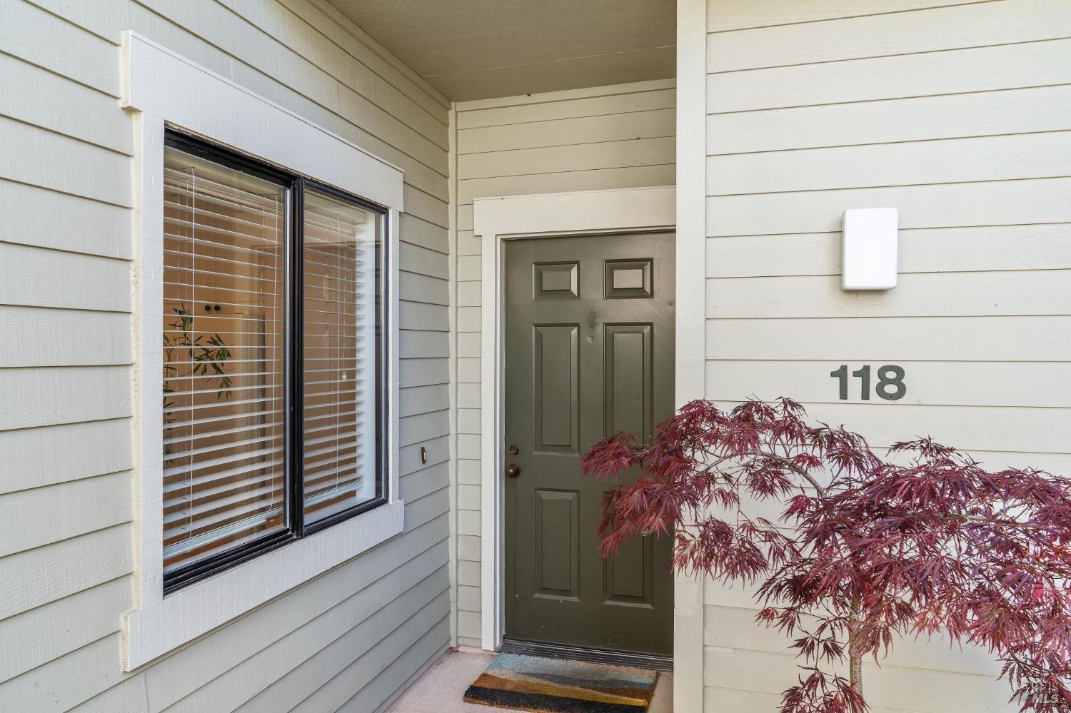 118 Eucalyptus Knoll St