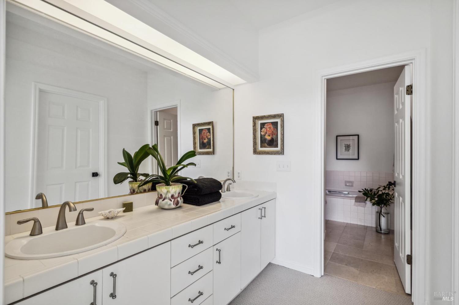 118 Eucalyptus Knoll St