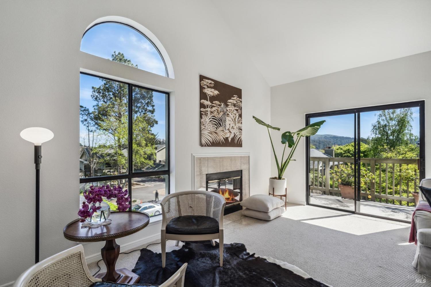 118 Eucalyptus Knoll St