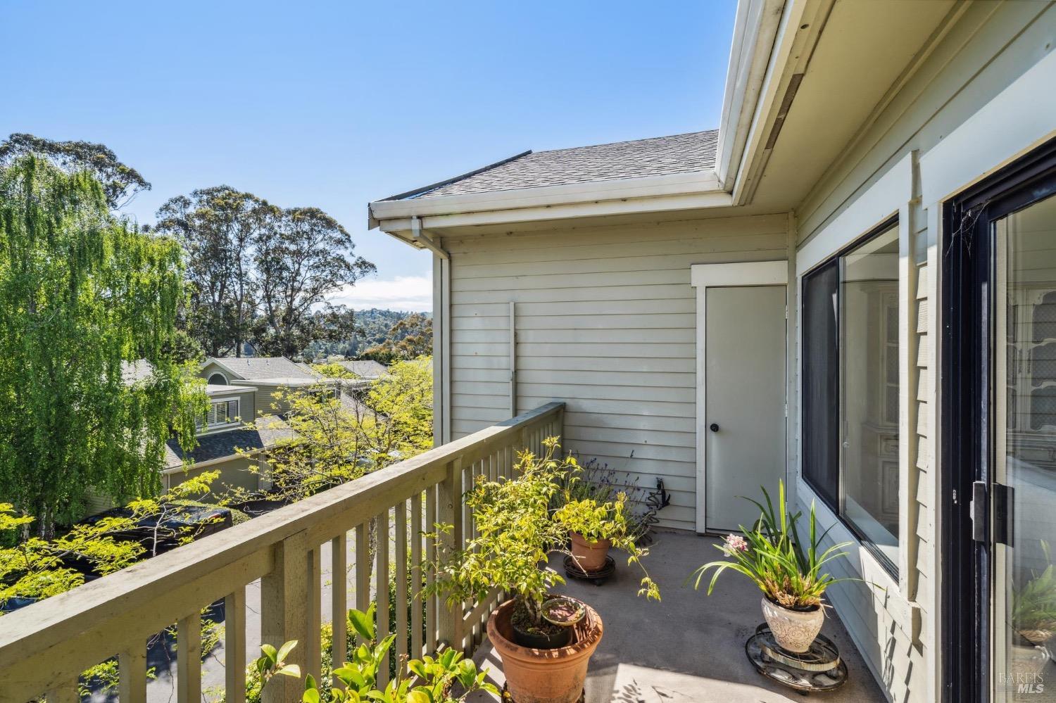 118 Eucalyptus Knoll St