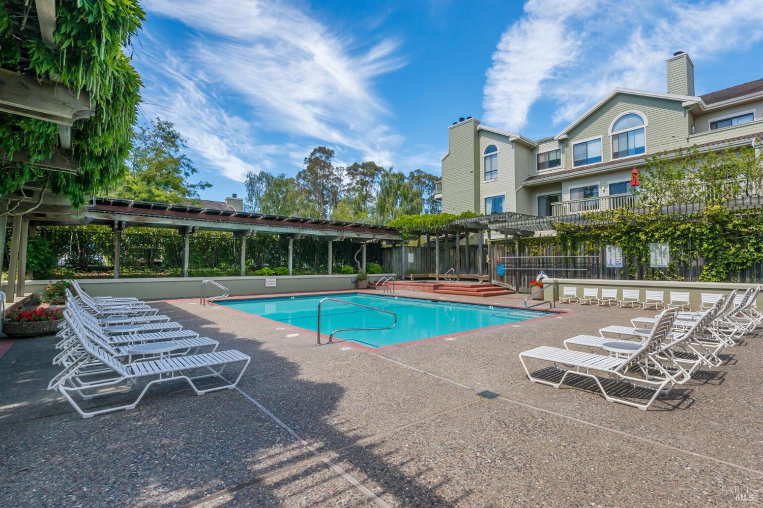 118 Eucalyptus Knoll St