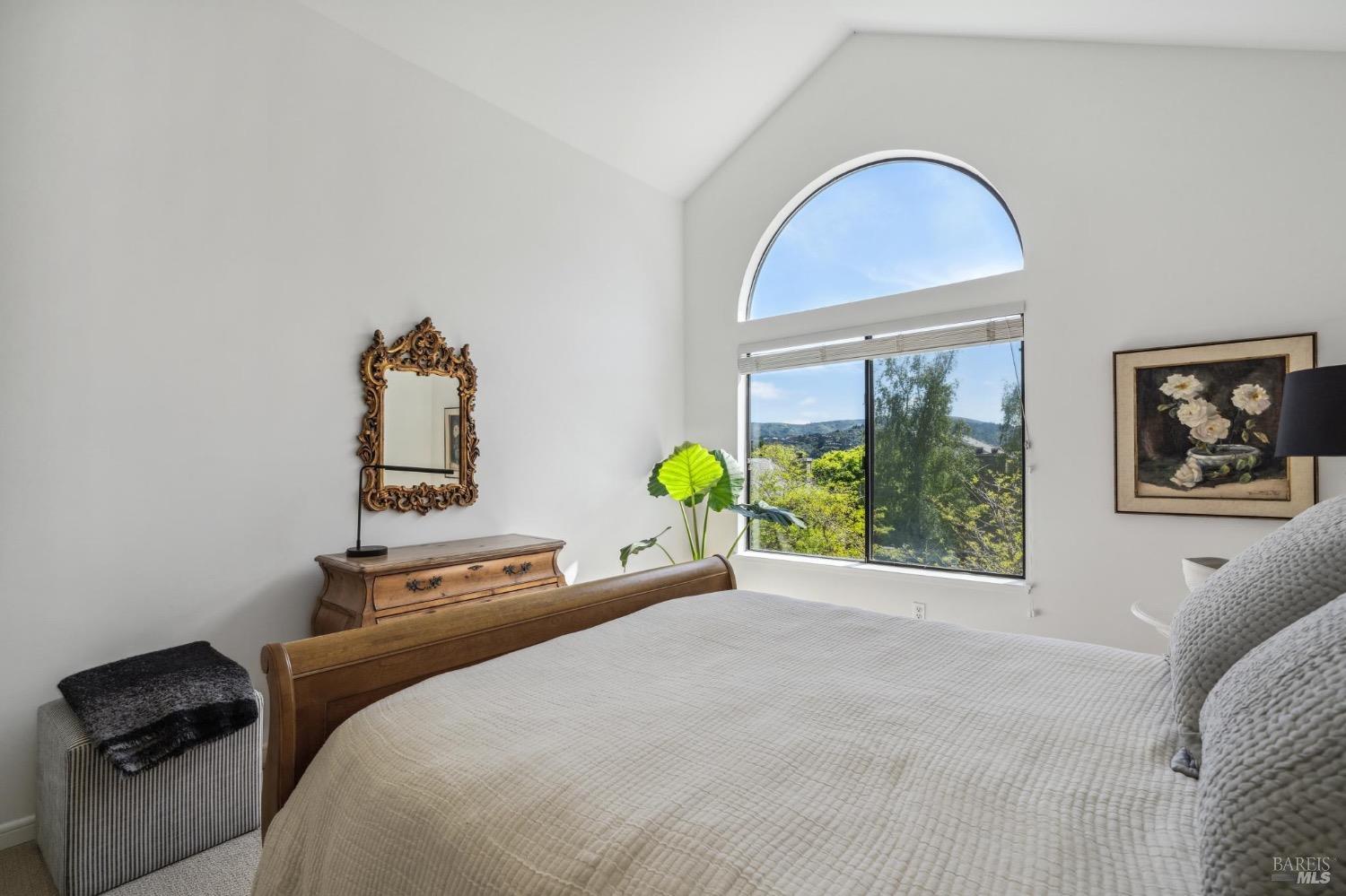 118 Eucalyptus Knoll St