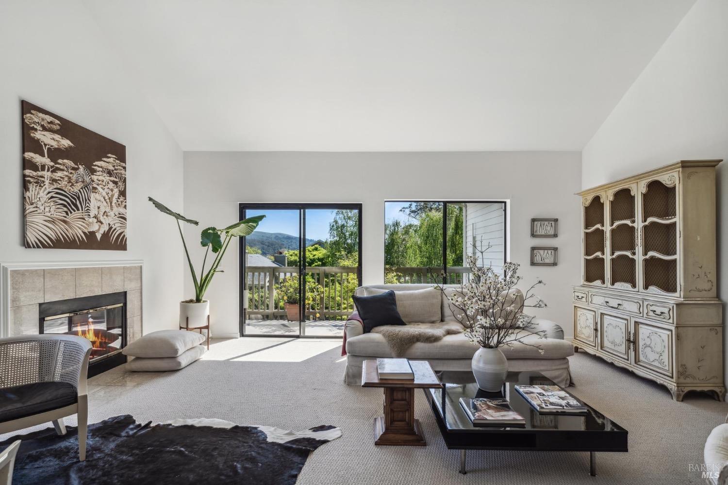 118 Eucalyptus Knoll St