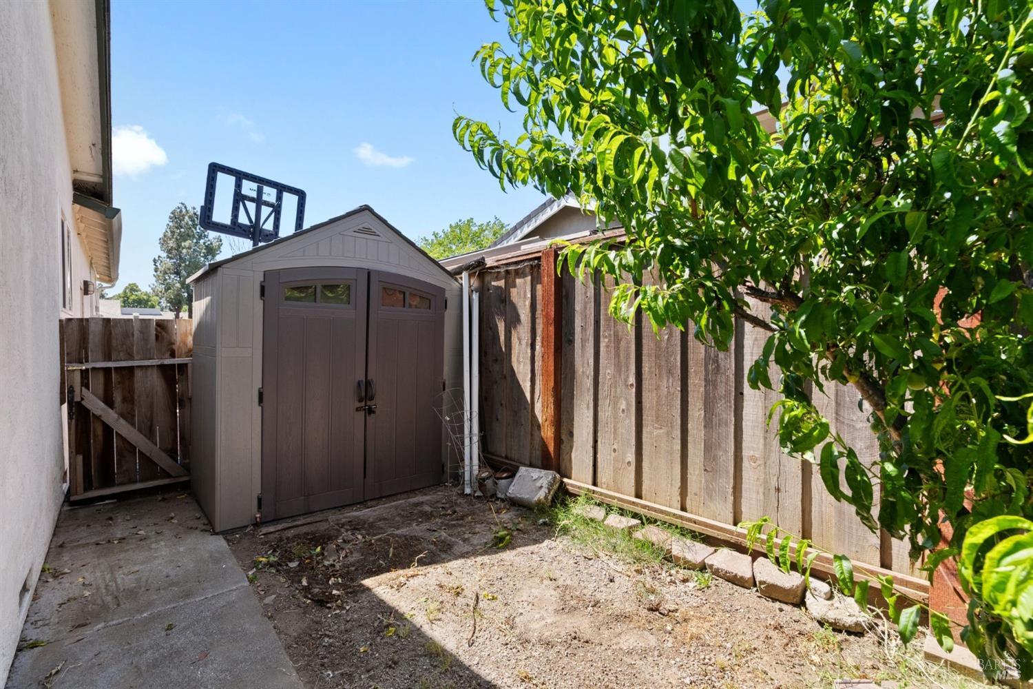 821 Greenhead Way