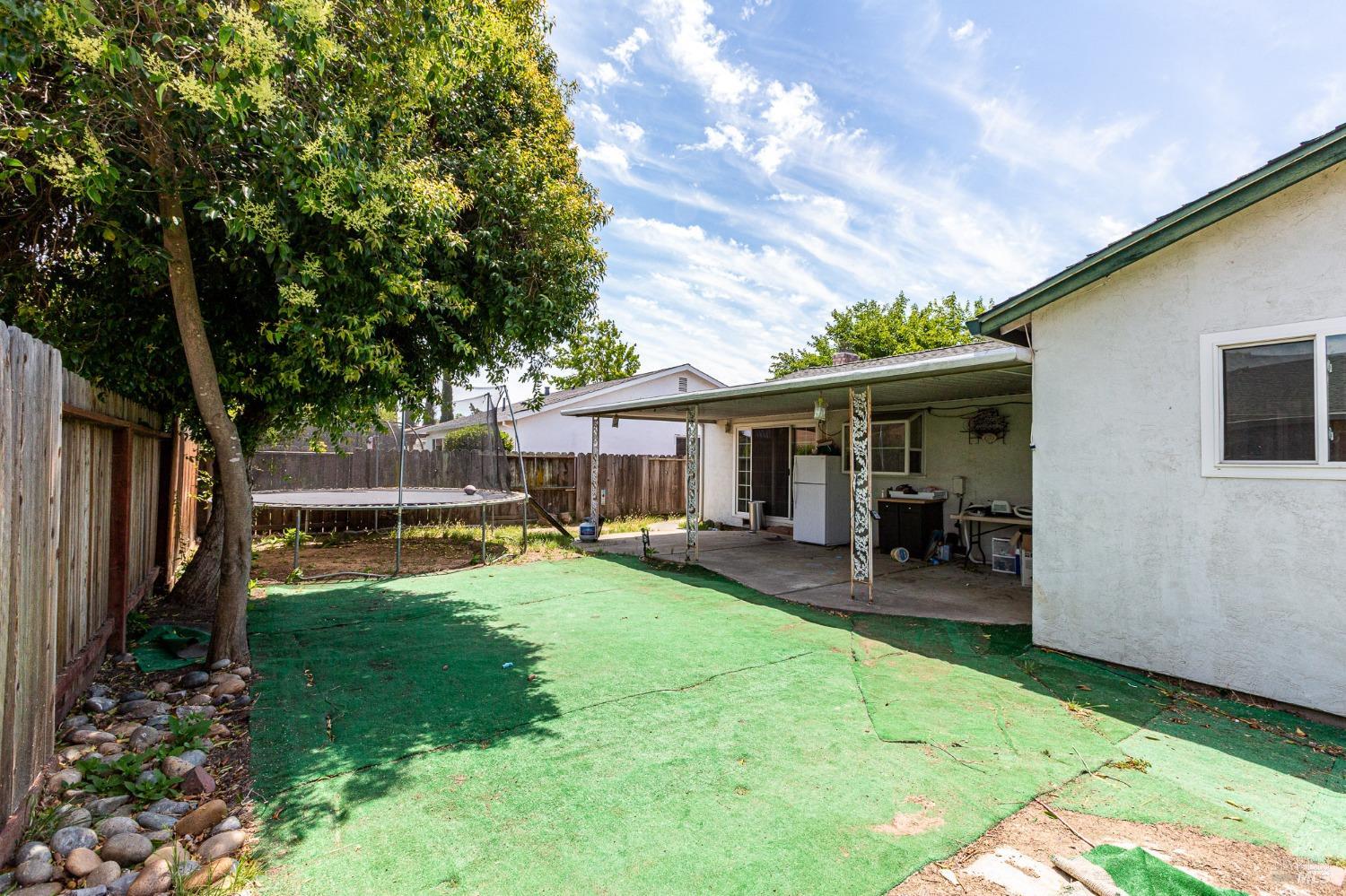 821 Greenhead Way