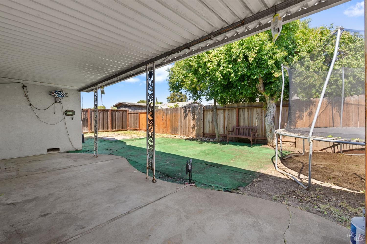 821 Greenhead Way