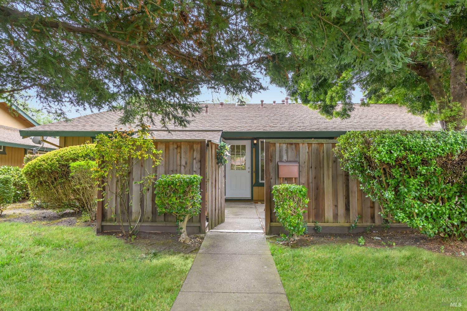 227 Lincoln Ave