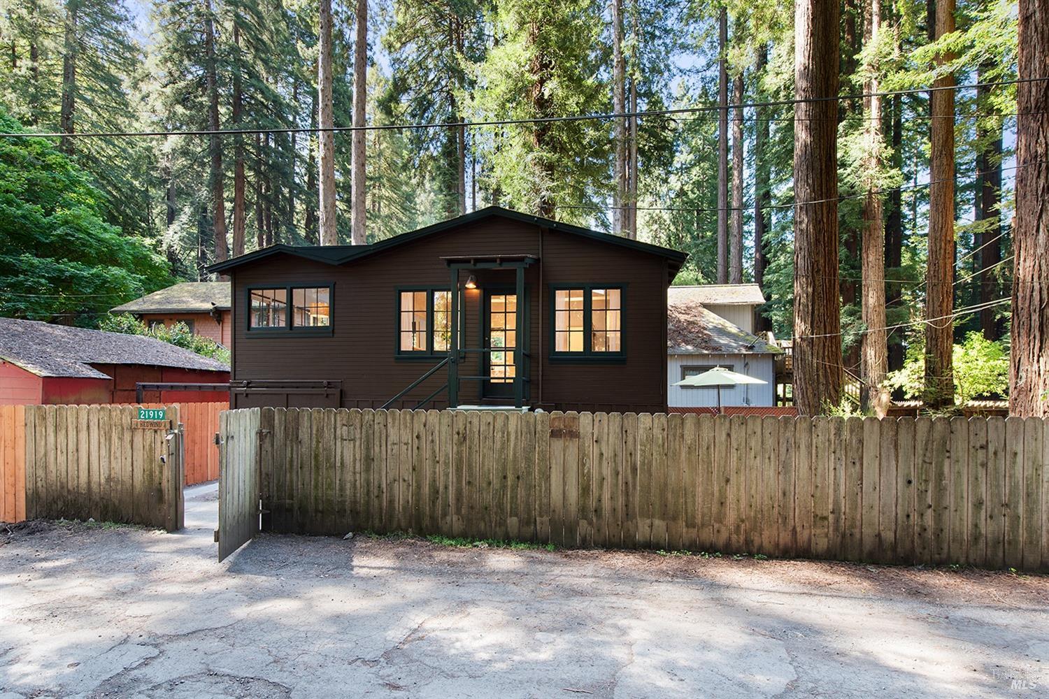 21919 Russian River Ave