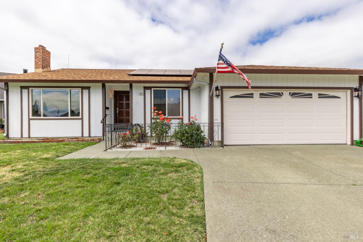 1035 Santa Clara Ln