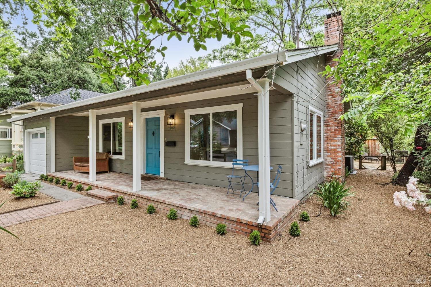 1402 Cedar St