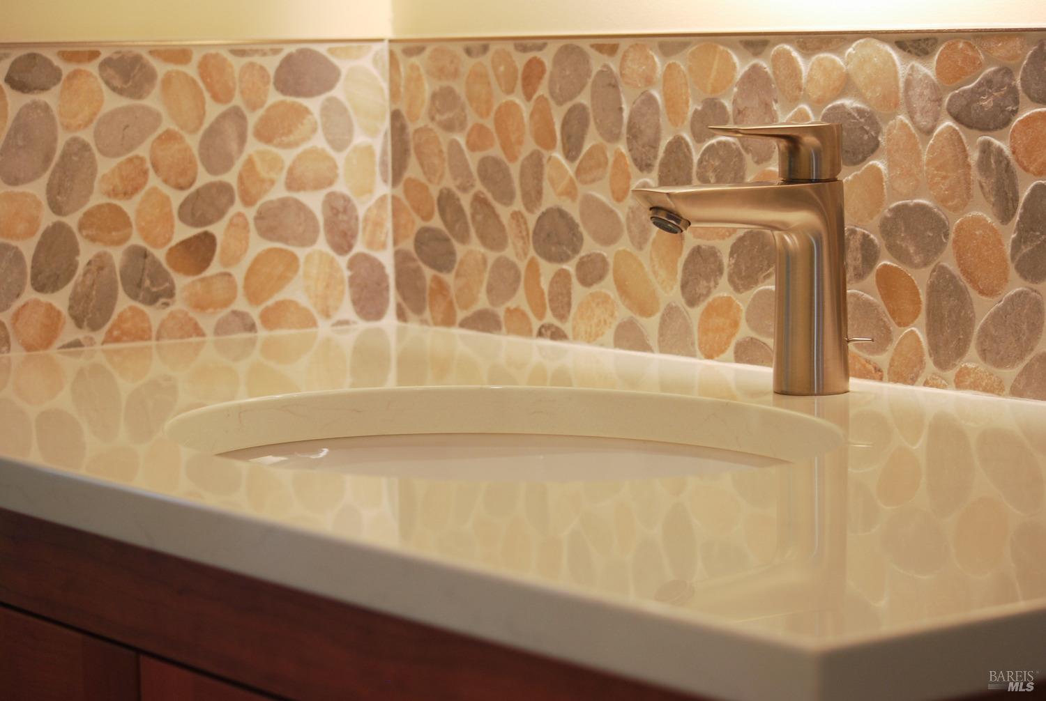 25 Corinthian Ct #24