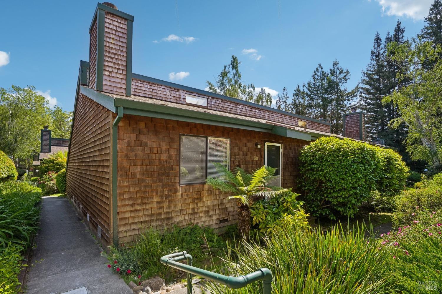 36 Pine Tree Cir