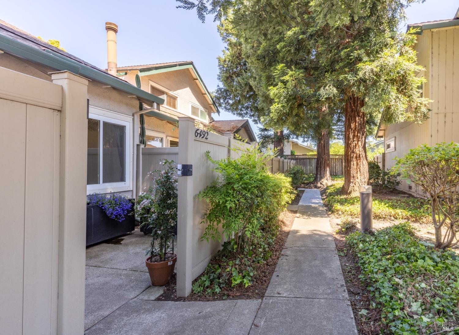 6492 Meadow Pines Ave