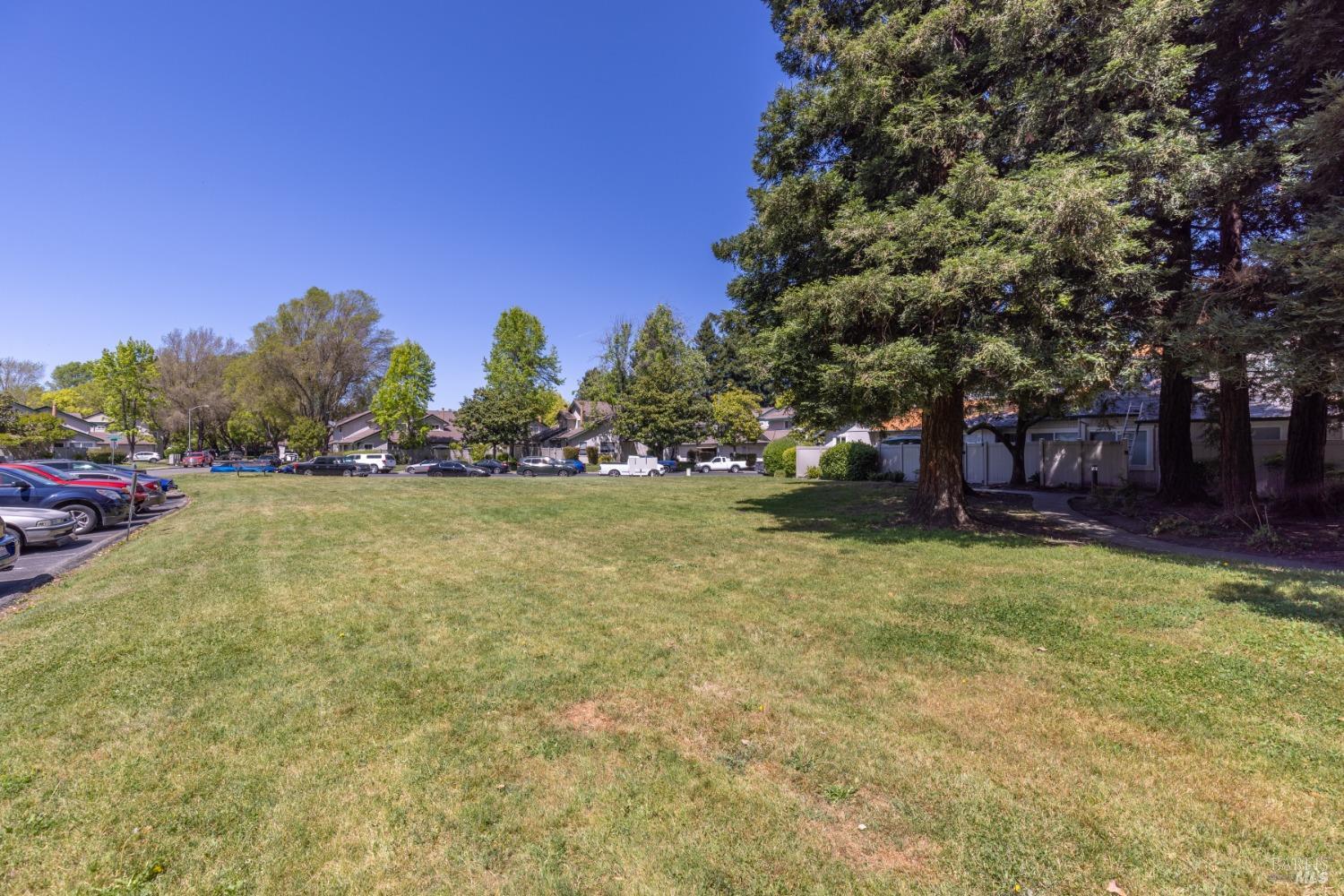 6492 Meadow Pines Ave