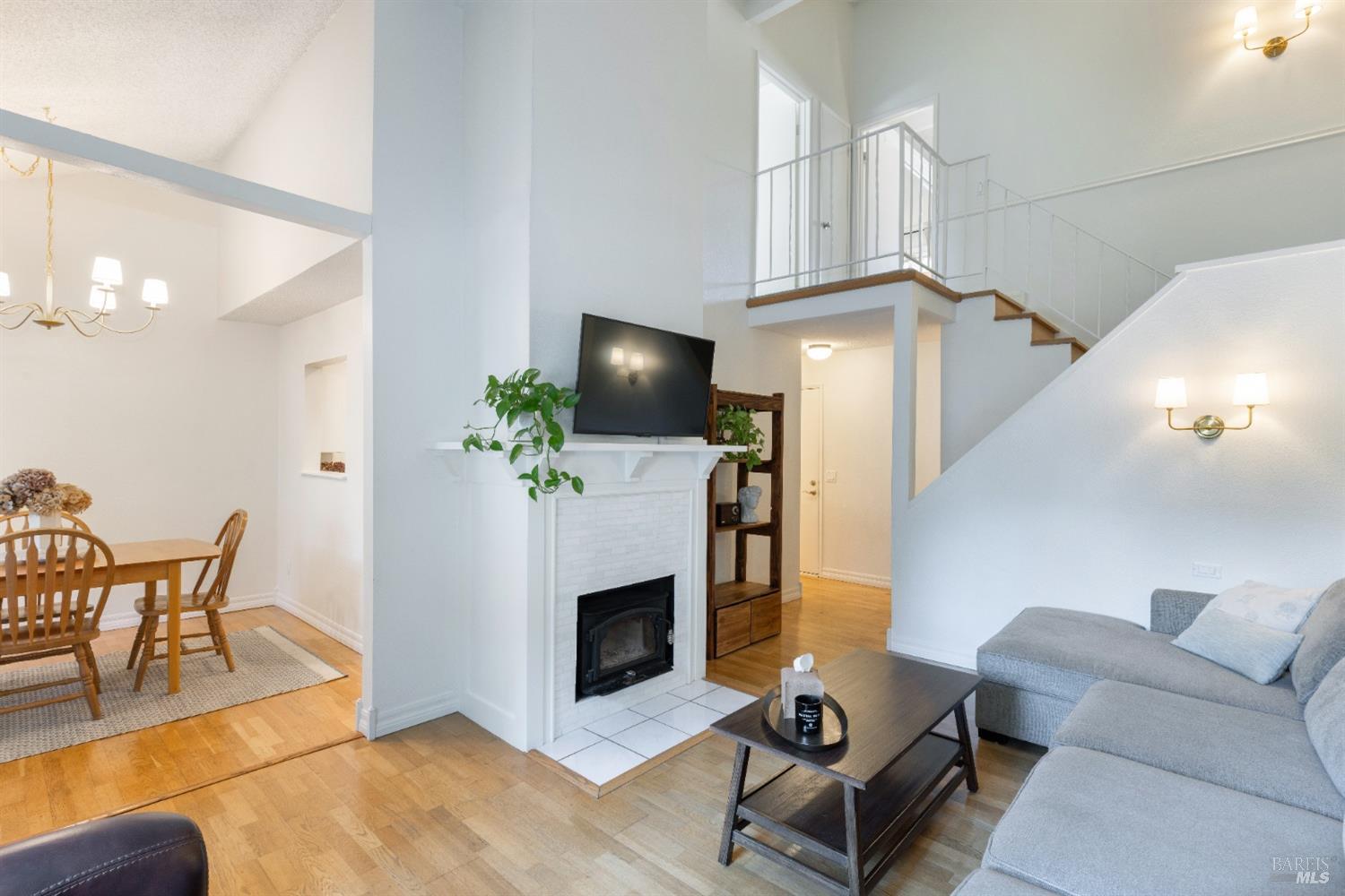 6492 Meadow Pines Ave