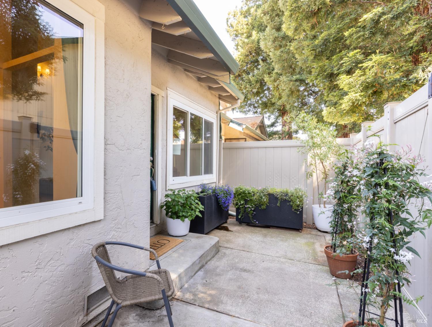 6492 Meadow Pines Ave