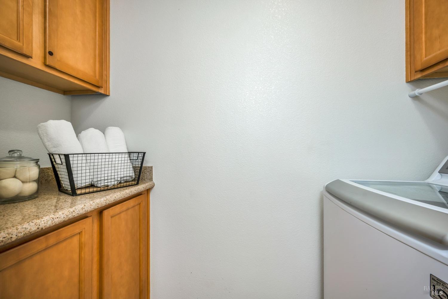 190 Healdsburg Ave #C