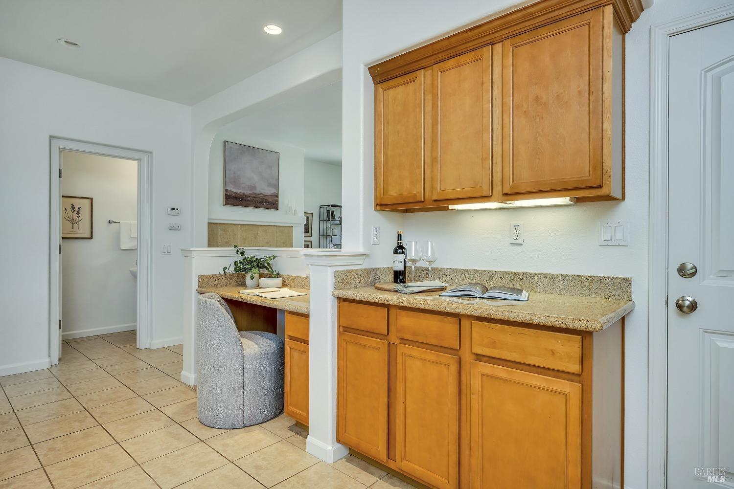 190 Healdsburg Ave #C