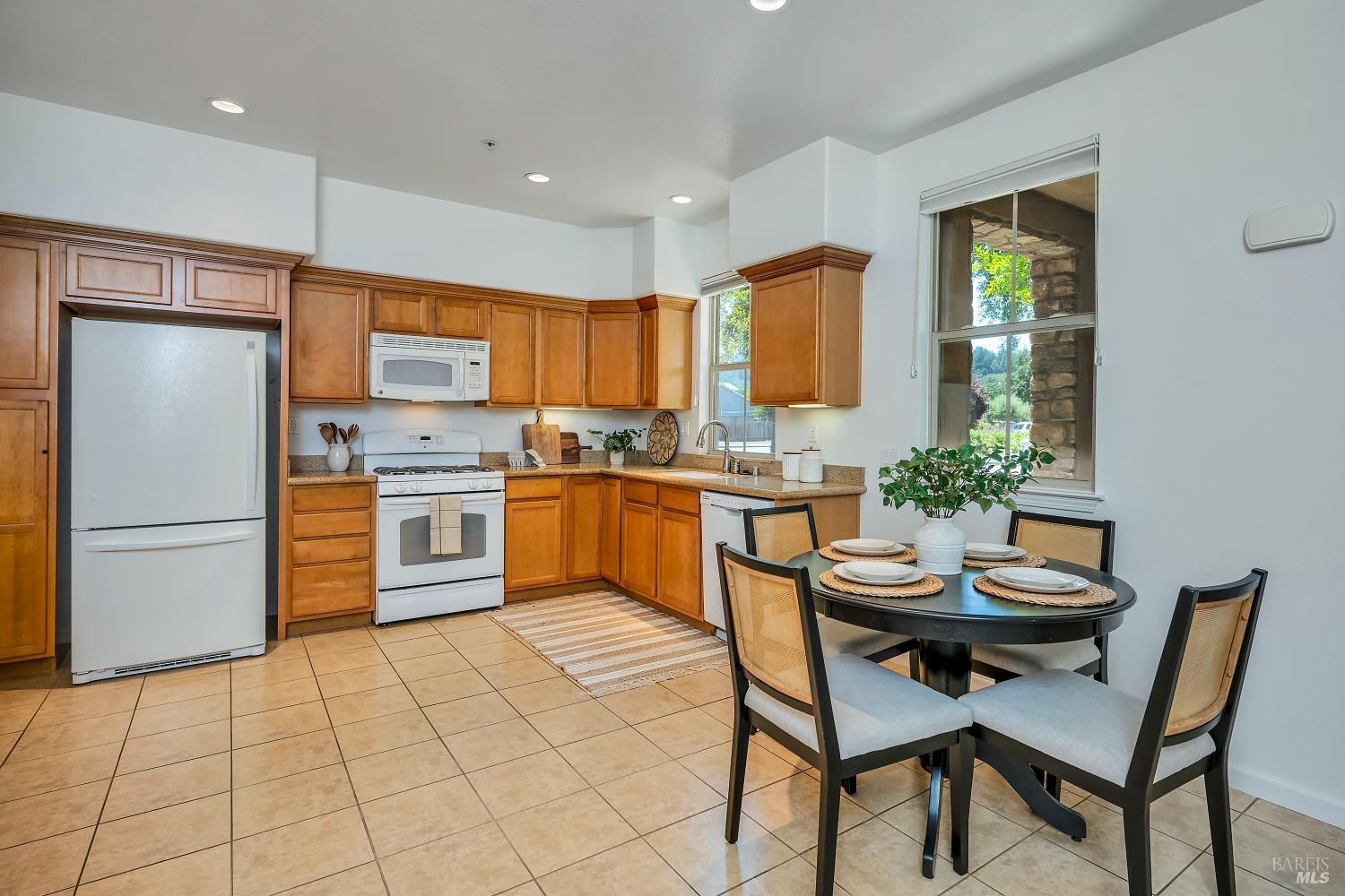 190 Healdsburg Ave #C