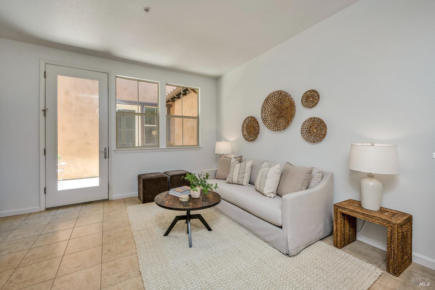 190 Healdsburg Ave #C