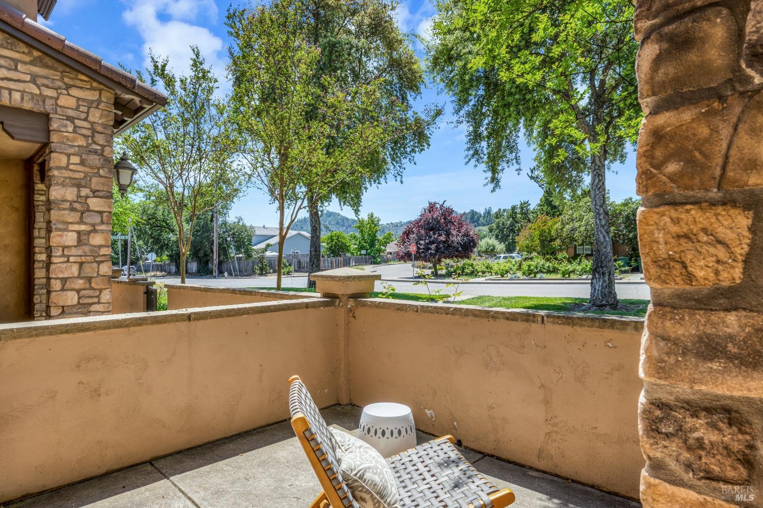 190 Healdsburg Ave #C