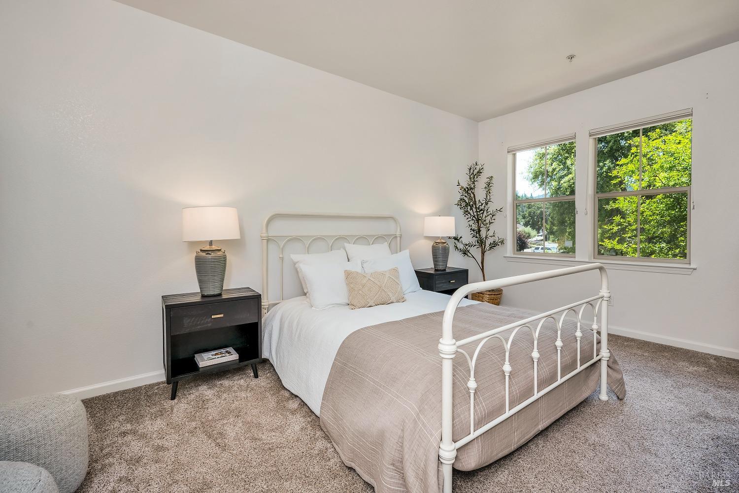 190 Healdsburg Ave #C