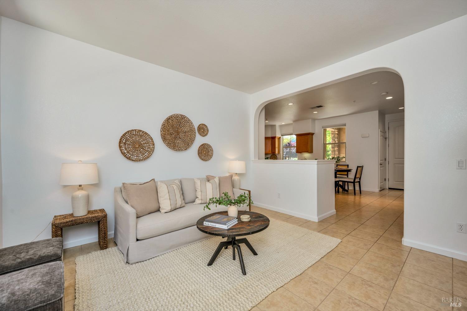 190 Healdsburg Ave #C