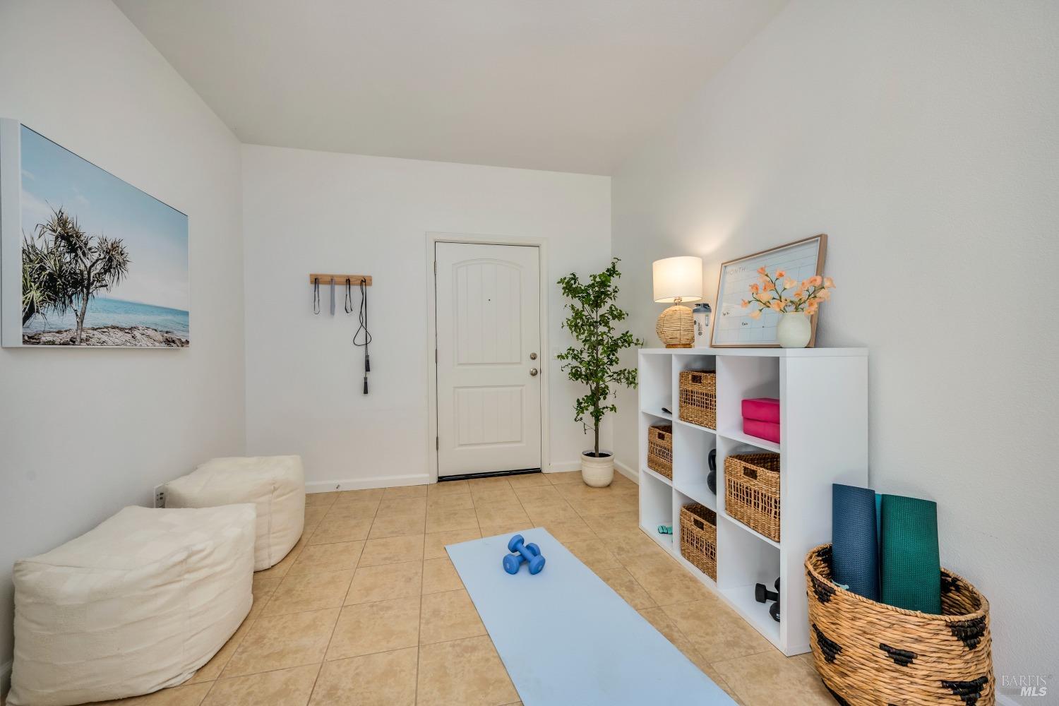 190 Healdsburg Ave #C