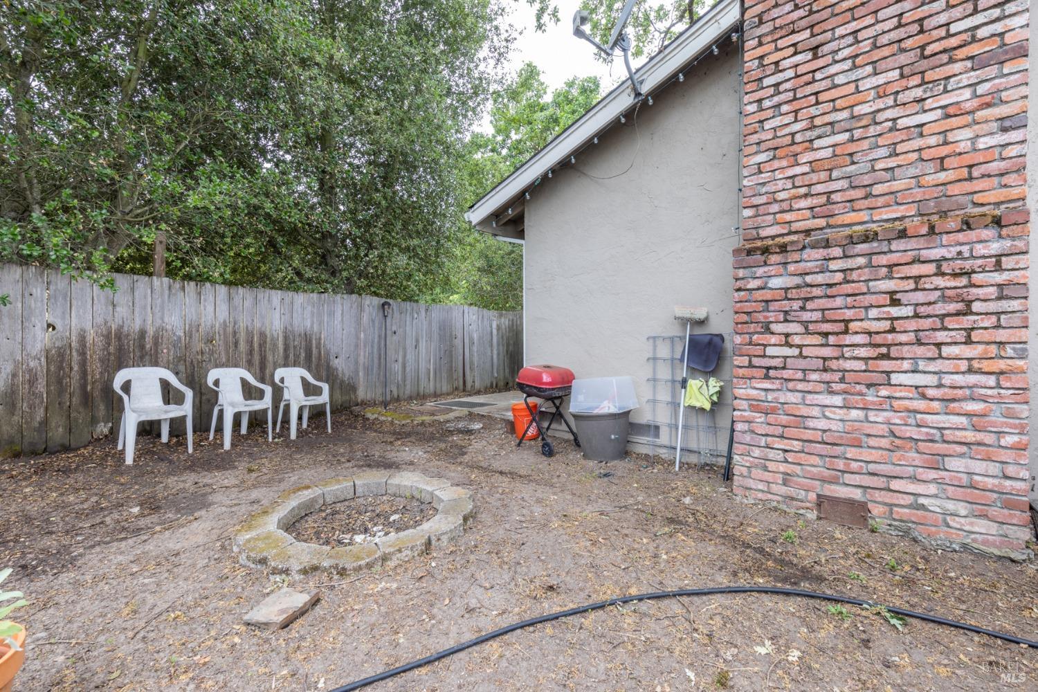 2208-2210 Mesquite Dr