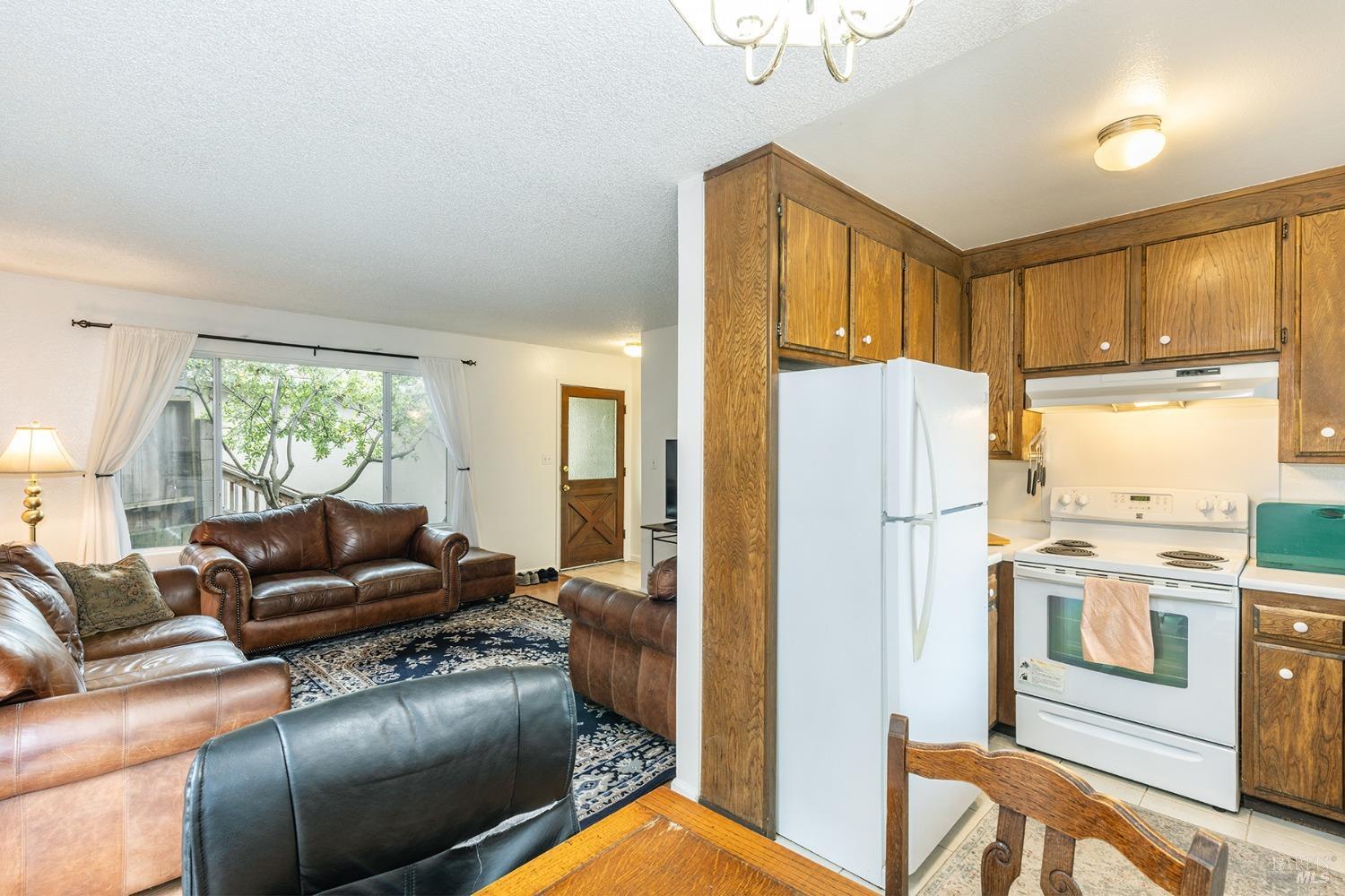 2208-2210 Mesquite Dr