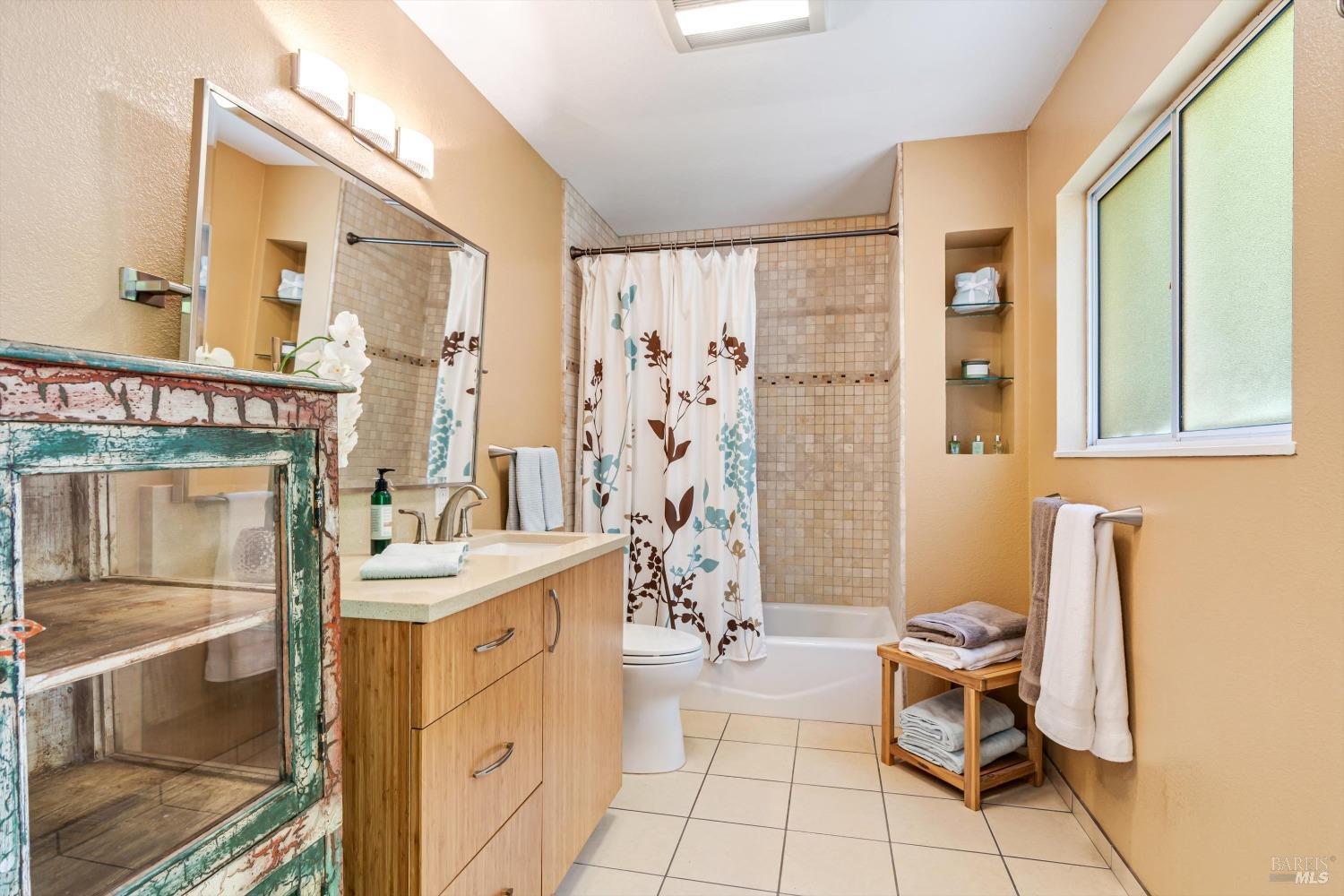 2367 N Fitch Mountain Rd